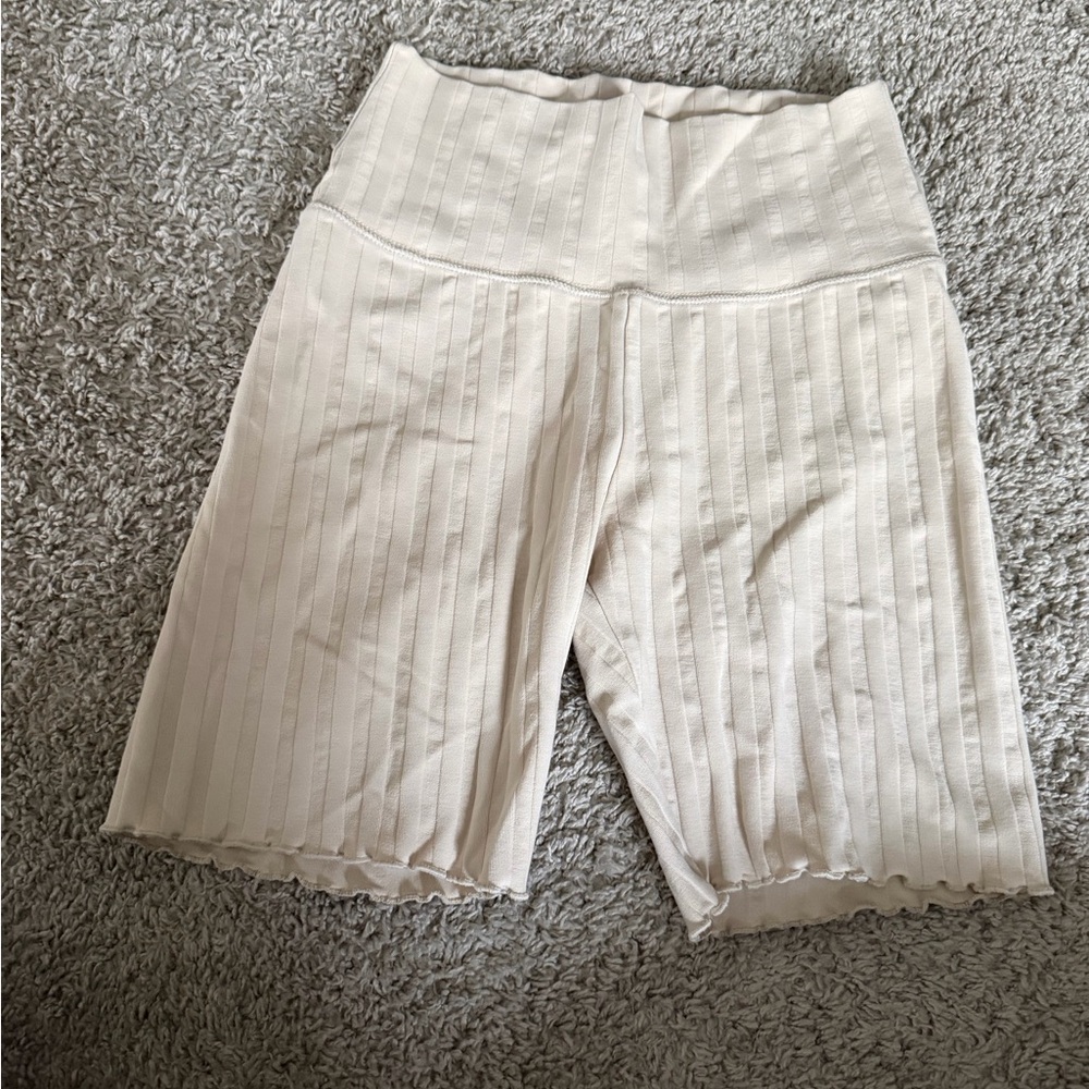 Women's Aerie Cream High-Waisted Biker Shorts